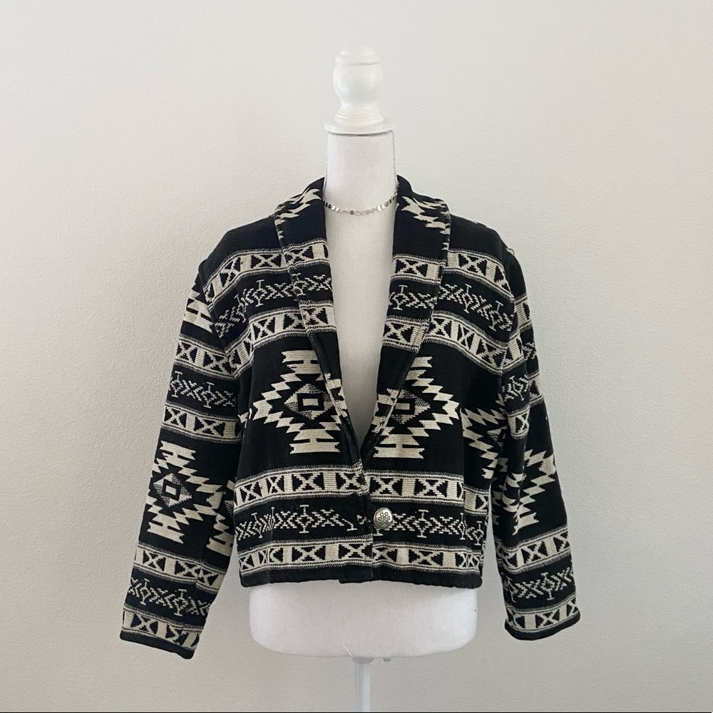 Vintage black cream tapestry jacket aztec print western style cropped woven coat
